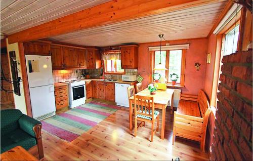 virtuve, Awesome Home In Annerstad With Sauna in Annerstad