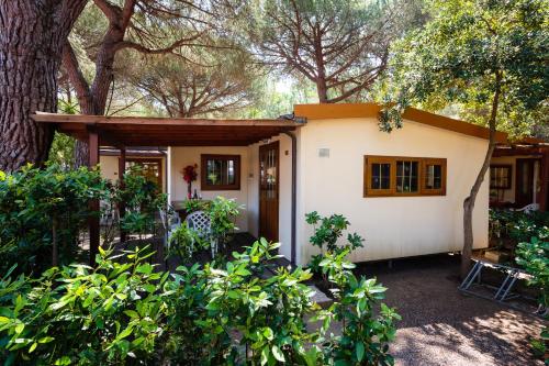 Two-Bedroom Bungalow (5 Adults)