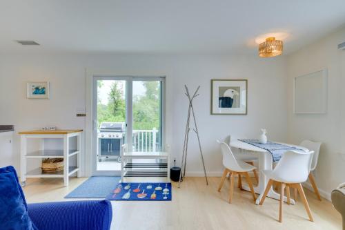 Narragansett Cottage with Pvt Dock and Outdoor Shower! - image 8