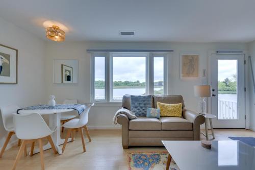Narragansett Cottage with Pvt Dock and Outdoor Shower! - image 13