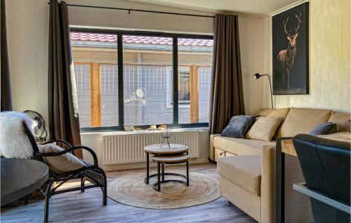  Stunning Home In Heinkenszand With Wifi in heinkenszand