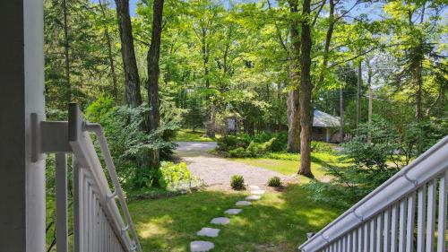 Pinecone Cabin in Charlevoix, USA