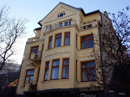 Pokoje i Apartamenty Krupówki 36 - image 3