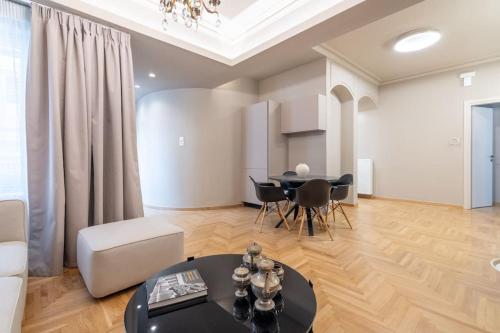 Urban Elegance in Kolonaki 3