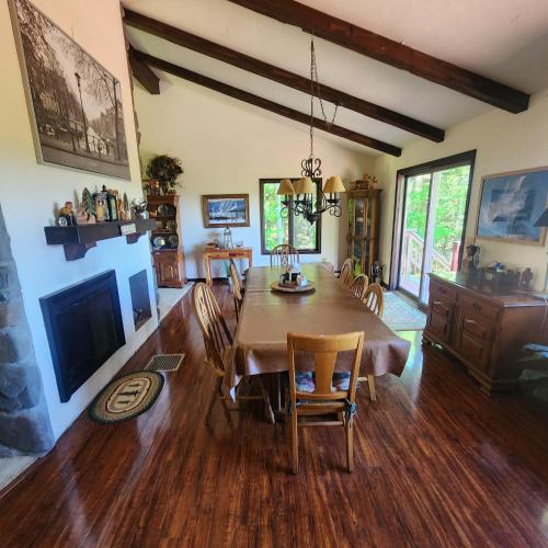 Katskill Chalet Renovated with Endless View in Windham, USA
