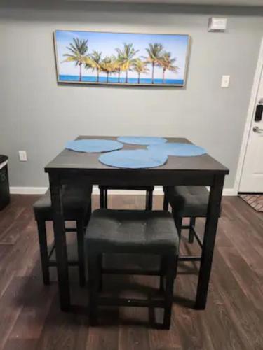Blue Shark *B501* @ Medical Center 1BR Modern King Apartment with Private Patio in Houston, USA