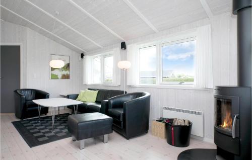 3 Bedroom Cozy Home In Hadsund in Hadsund