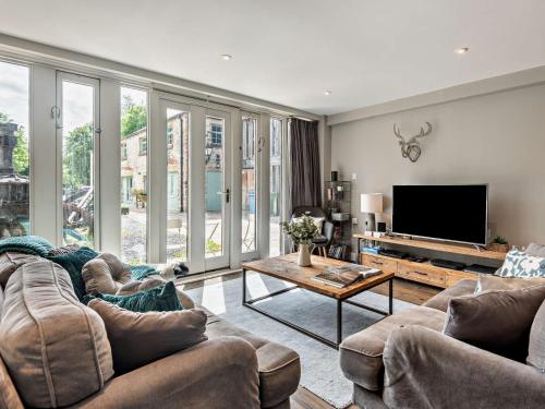 3 bed in Bakewell 53896