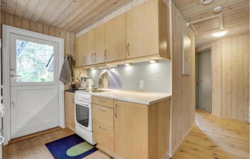 Kitchen, 3 Bedroom Stunning Home In Blavand in Vejers Strand