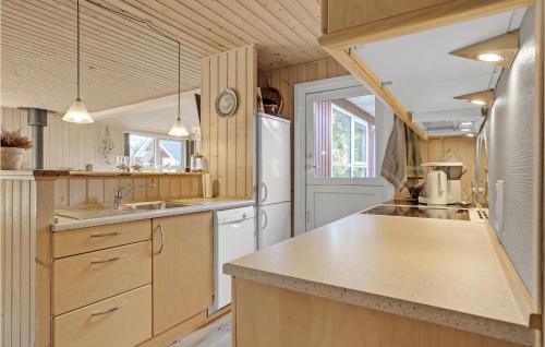 Kitchen, 3 Bedroom Stunning Home In Blavand in Vejers Strand