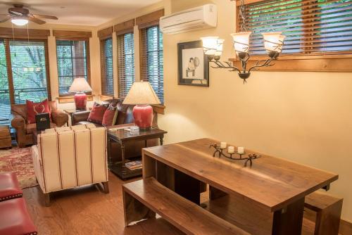 Westridge Unit West Ketchum walk to lifts - image 6