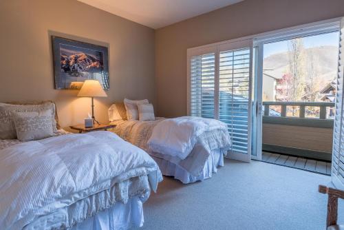 Wildflower Condo Spectacular Views Sleeps 4 - image 12
