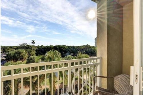 Casa Costa 309N 1 Bedroom, Pools, Jacuzzi, Beach, Shops & Dog Friendly in Boynton Beach, USA
