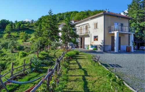 Hotelli välisilme, 3 Bedroom Amazing Home In Castiglione Chiavarese in Castiglione Chiavarese