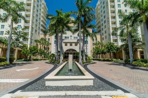 Casa Costa 406N 1 Bedroom, Pools, Jacuzzi, Beach, Shops & Dog Friendly in Boynton Beach (Florida)