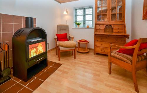 3 Bedroom Cozy Home In Sydals in Traenge