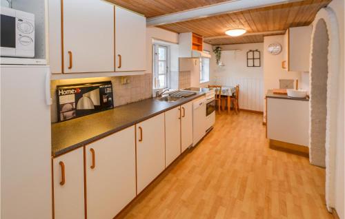 Kitchen, 3 Bedroom Cozy Home In Sydals in Traenge