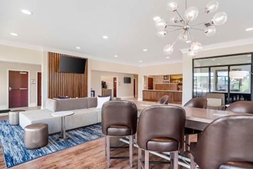 Előcsarnok, Best Western Plus Two Rivers Hotel & Suites in Demopolis