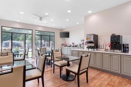 Ételek és italok, Best Western Plus Two Rivers Hotel & Suites in Demopolis