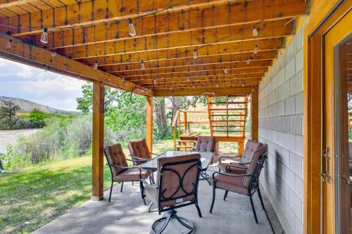 Dubois Riverfront Lodge with On-Site Fishing and Views in Dubois (WY)