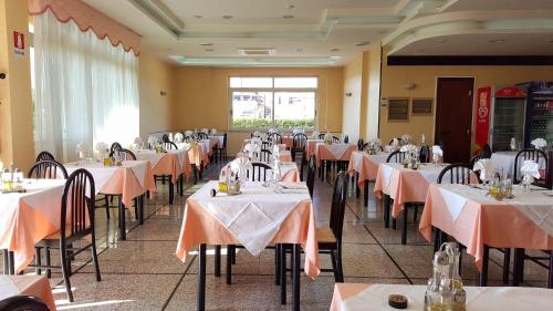 Ресторан, Re Di Cuori Hotel in Каянелло