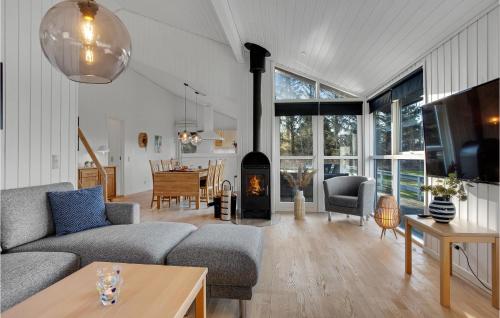  Gorgeous Home In Strandby With Kitchen in Strandby