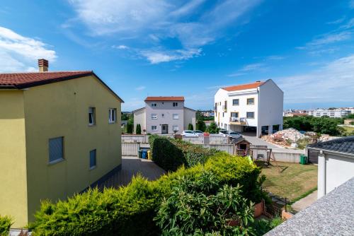 Three-Bedroom Apartment with Terrace image 7