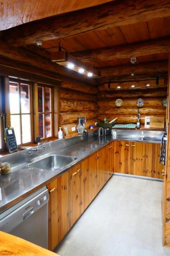 Ruapehu Log Lodge in แรติฮิ