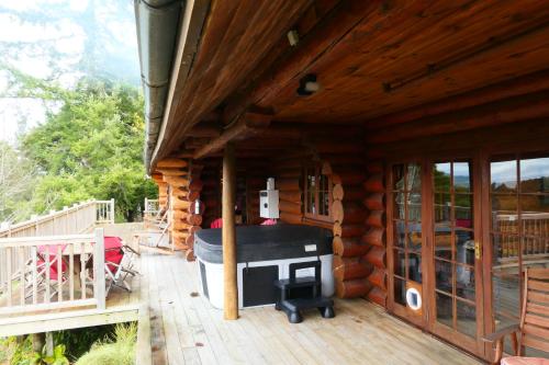 Ruapehu Log Lodge in แรติฮิ