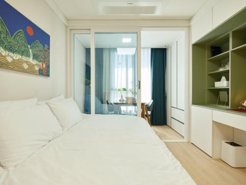 Seoul COMOCASA Full Option Residence