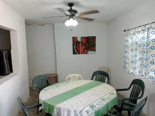 . Casa tranquila, céntrica para familias grandes -10 personas-