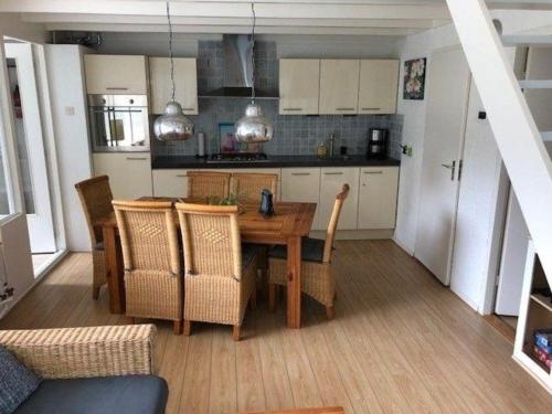 Ferienhaus in Stavenisse mit Garten, Grill und Terrasse in Stavenisse