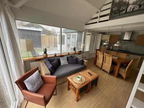 Ferienhaus in Stavenisse mit Garten, Grill und Terrasse in Stavenisse