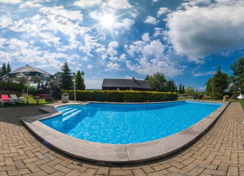 Aed, Hotel Alpenhof in Markneukirchen