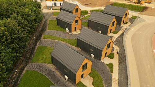 2 bedrooms, 5 beds