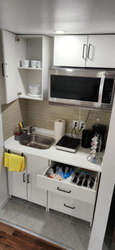 Room in Halifax - Studio Suite, Halifax (foto 5)
