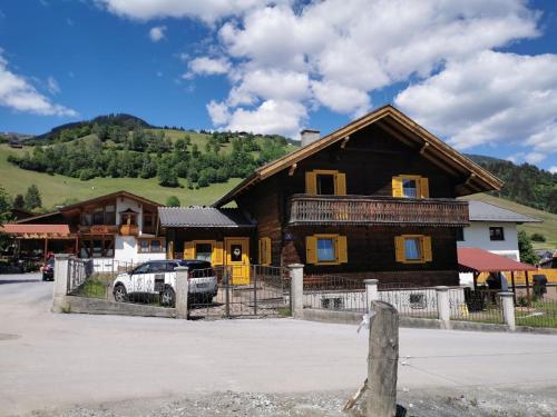  Haus Helga- Ihr Zuhause in den hohen Tauern! in Uttendorf
