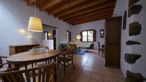 Großes Ferienhaus in Guatiza mit Gemeinsamem Pool in Guatiza