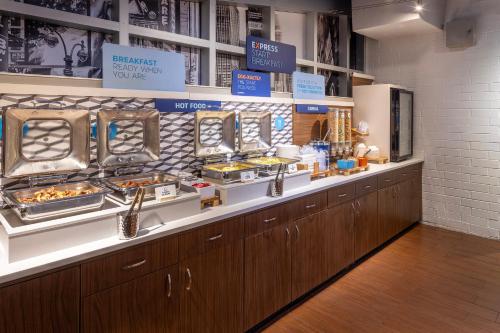 Holiday Inn Express - Times Square By IHG - image 4