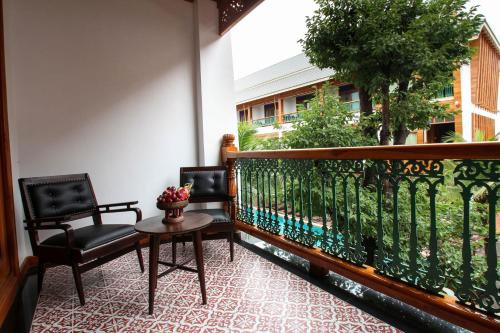 Pingviman Hotel Room Type - Luxury King Bed with Spa bathtub and Private Balcony Pingviman Hotel Room Type - Luxury King Bed with Spa bathtub and Private Balcony