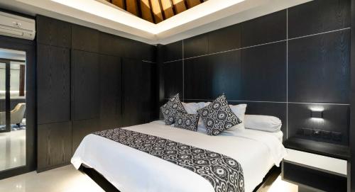 Villa Kubu Dewi Sri by Villa Finder - image 5