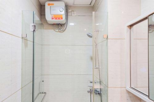 Compact and Homey Studio at Brooklyn Alam Sutera Apartment By Travelio - image 2
