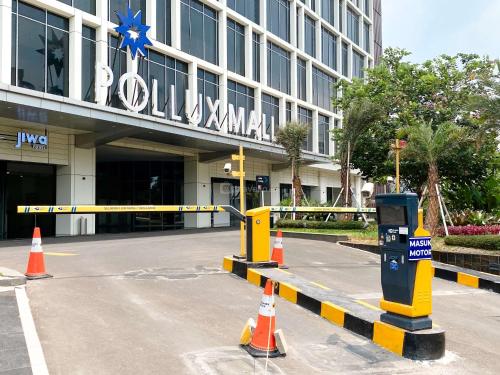 Good Deal Studio at Pollux Chadstone Apartment By Travelio