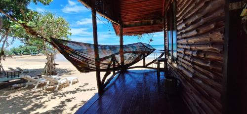 Bungalow - Beach Front image 4