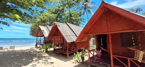 Bungalow - Beach Front image 1