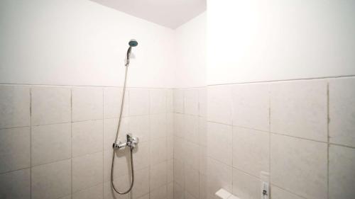 Studio Apartment image 9