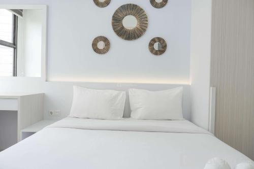 Nice and Elegant Studio at Transpark Cibubur Apartment By Travellio