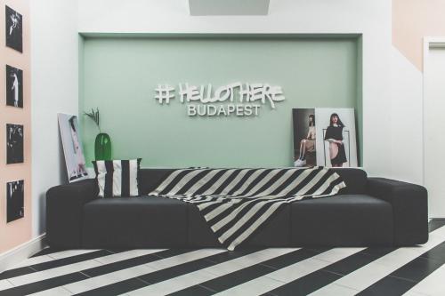 Hol, The Magazine Hotel near Piaţa Vörösmarty