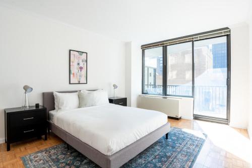 Midtown East 2BR w Doorman Gym nr Bloomingdales NYC-1352 in New York, USA