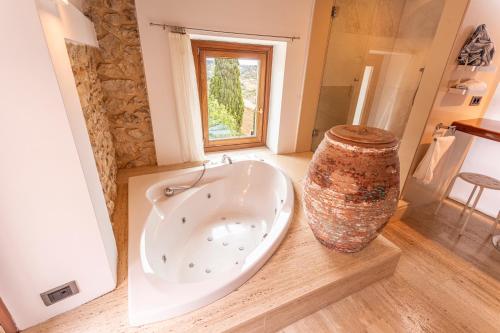 熱水浴缸, Can Cota Boutique - Turismo de interior in 印加